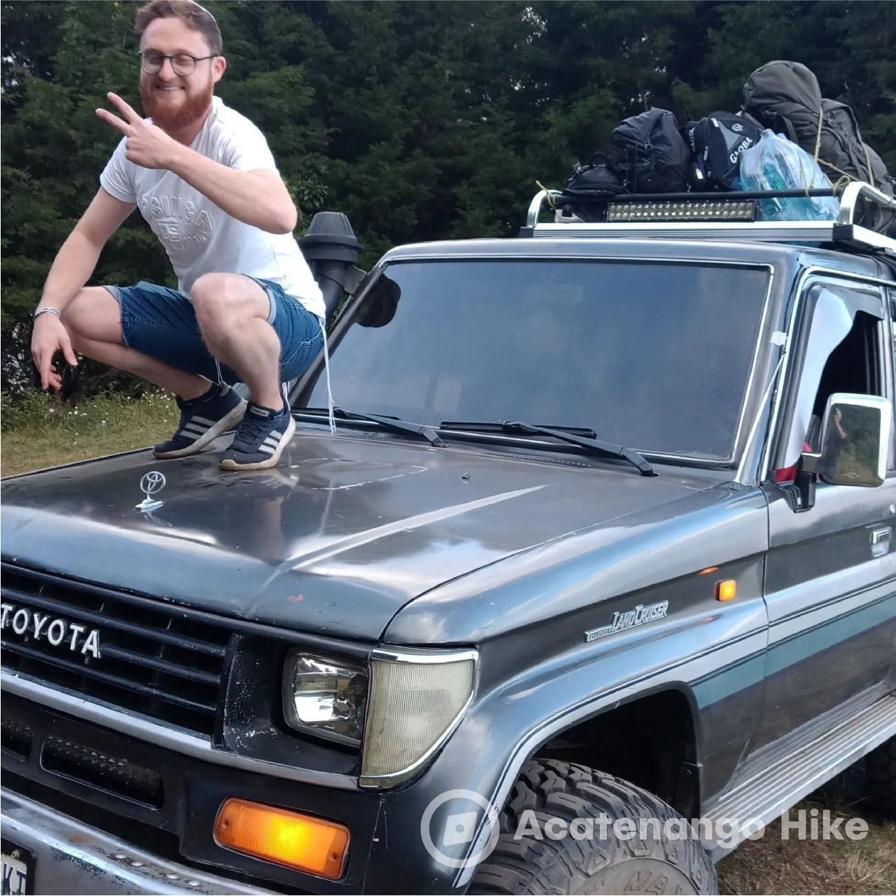 Toyota Land Cruiser 4x4 no Vulcão Acatenango