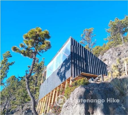 acatenango-volcano-hike-mountain-cabin-exterior-view-1