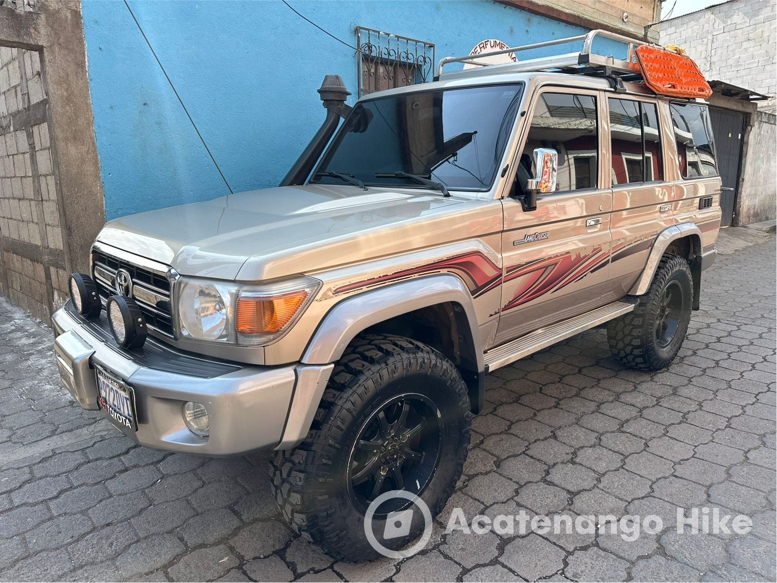 toyota-land-cruiser-acatenango-4x4-volcano-hike-transport-gallery-1